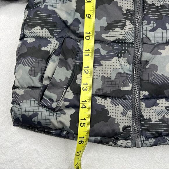 iXtreme Boys Camo Puffer Jacket Hood Fleece Lined Rubber Patch Size 2T Gray - Picture 6 of 6